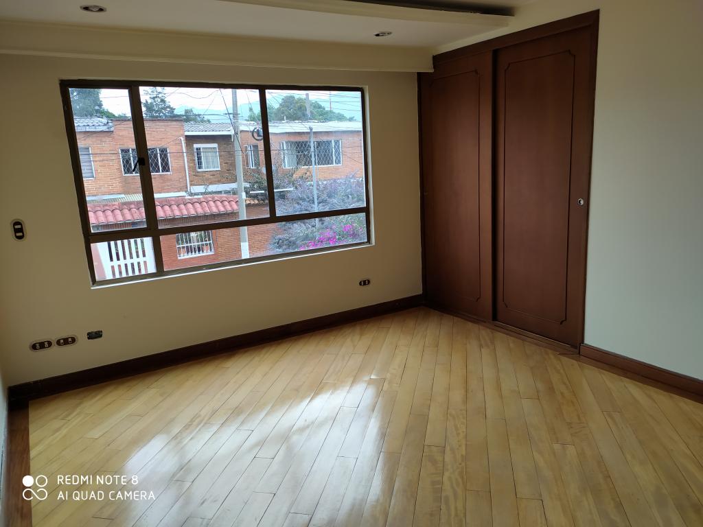 Casa en venta en La Esmeralda, Bogotá · foto 15 de 24