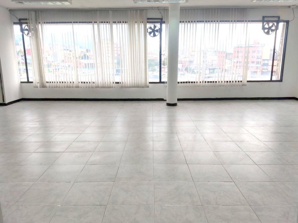Edificio en arriendo en Acevedo Tejada, Bogotá, 825 m² · foto 18 de 22