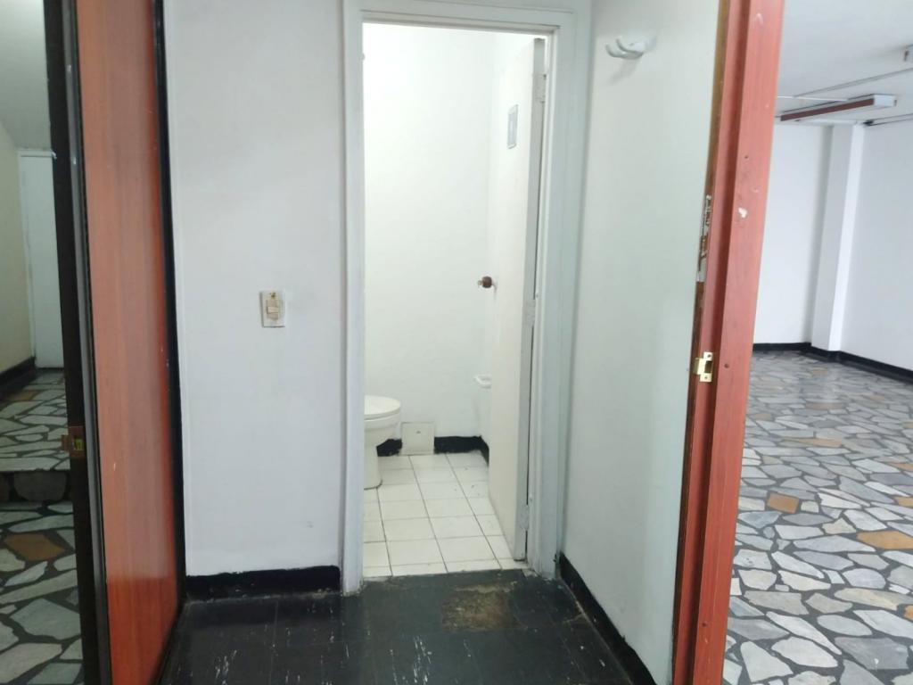 Edificio en arriendo en Acevedo Tejada, Bogotá, 825 m² · foto 2 de 22