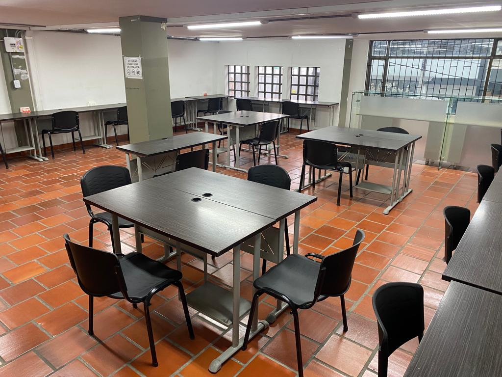 Edificio en arriendo en Colombia, Bogotá, 1800 m² · foto 8 de 24