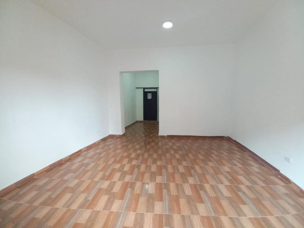 Local en arriendo en Gaitan, Bogotá, 18 m² · foto 2 de 6