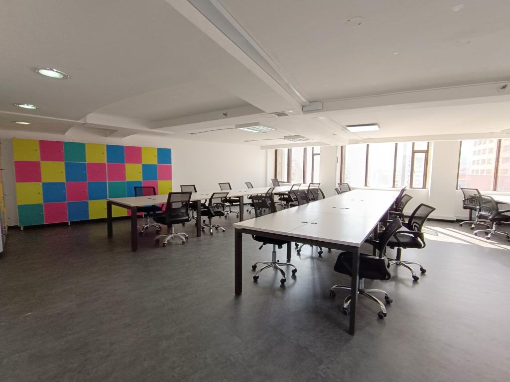 Oficina en arriendo en Quinta Camacho, Bogotá, 180 m² · foto 2 de 11
