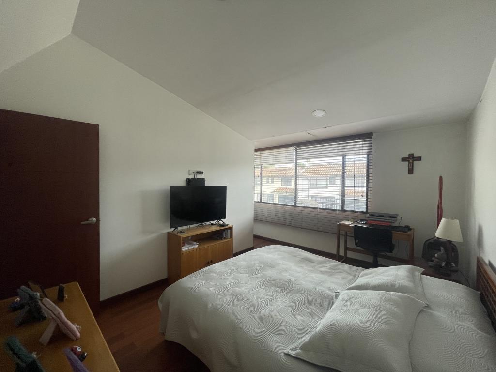 Casa de 3 alcobas en venta en Pontevedra, Bogotá, 183 m² · foto 14 de 17