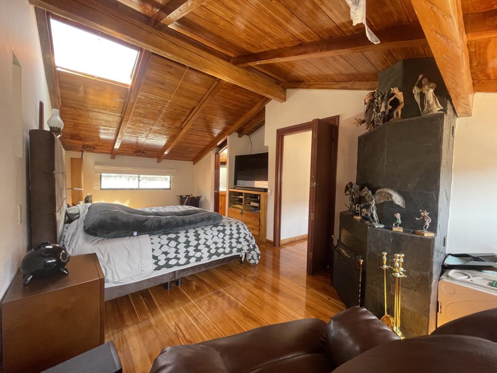 Apartamento de 3 alcobas en venta en Santa Barbara Central, Bogotá, 128 m² · foto 14 de 19