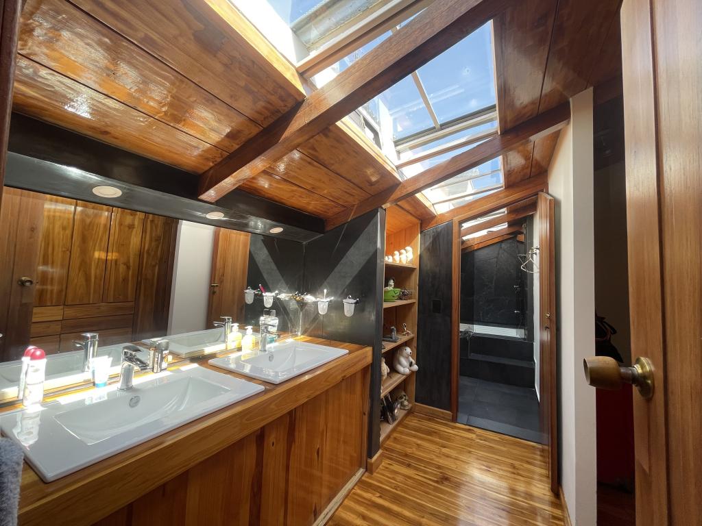 Apartamento de 3 alcobas en venta en Santa Barbara Central, Bogotá, 128 m² · foto 15 de 19