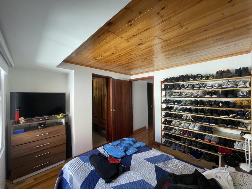 Apartamento de 3 alcobas en venta en Santa Barbara Central, Bogotá, 128 m² · foto 10 de 19