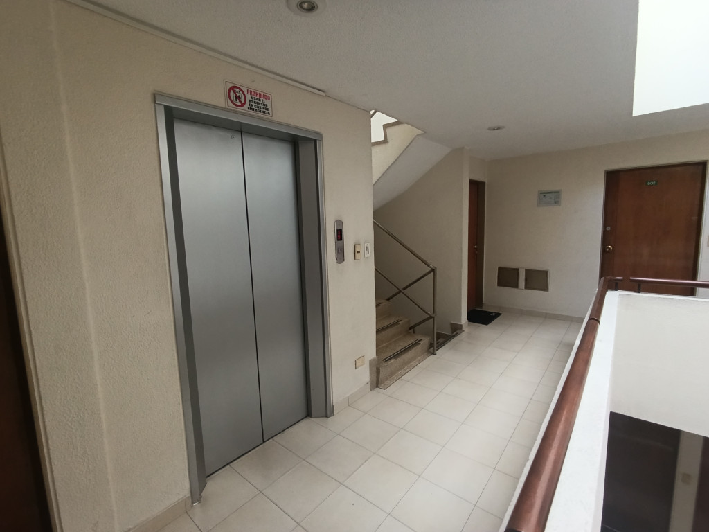 Oficina en venta en Chapinero Norte, Bogotá, 34 m² · foto 2 de 14