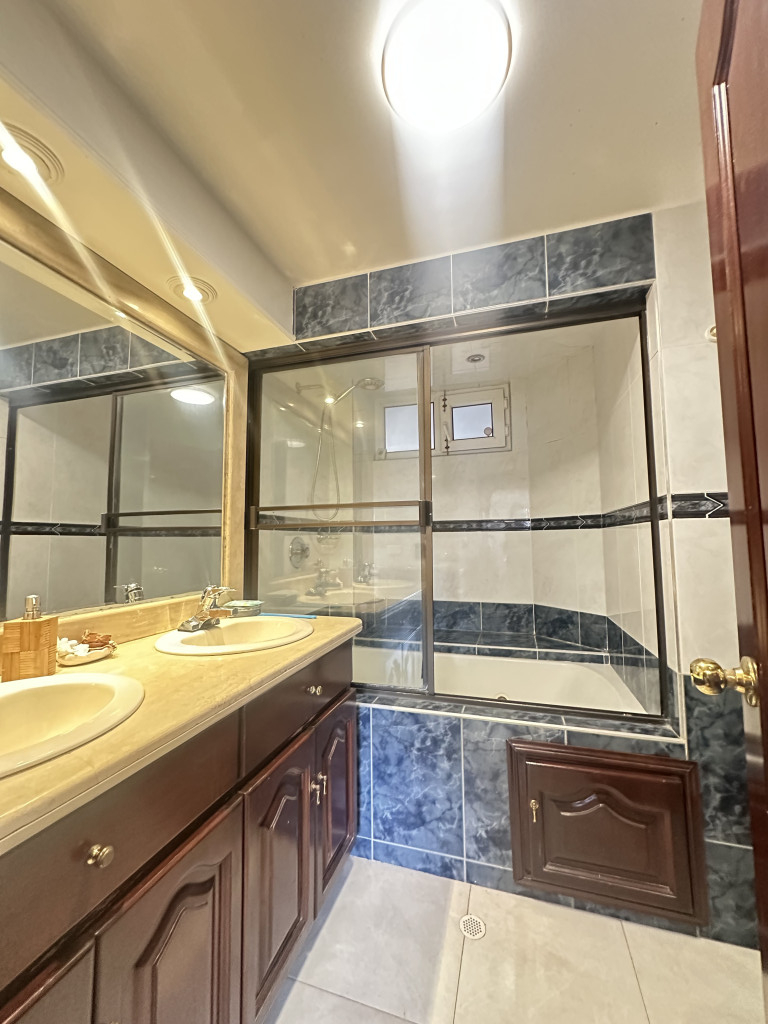 Apartamento de 2 alcobas en venta en Santa Paula, Bogotá, 144 m² · foto 17 de 19