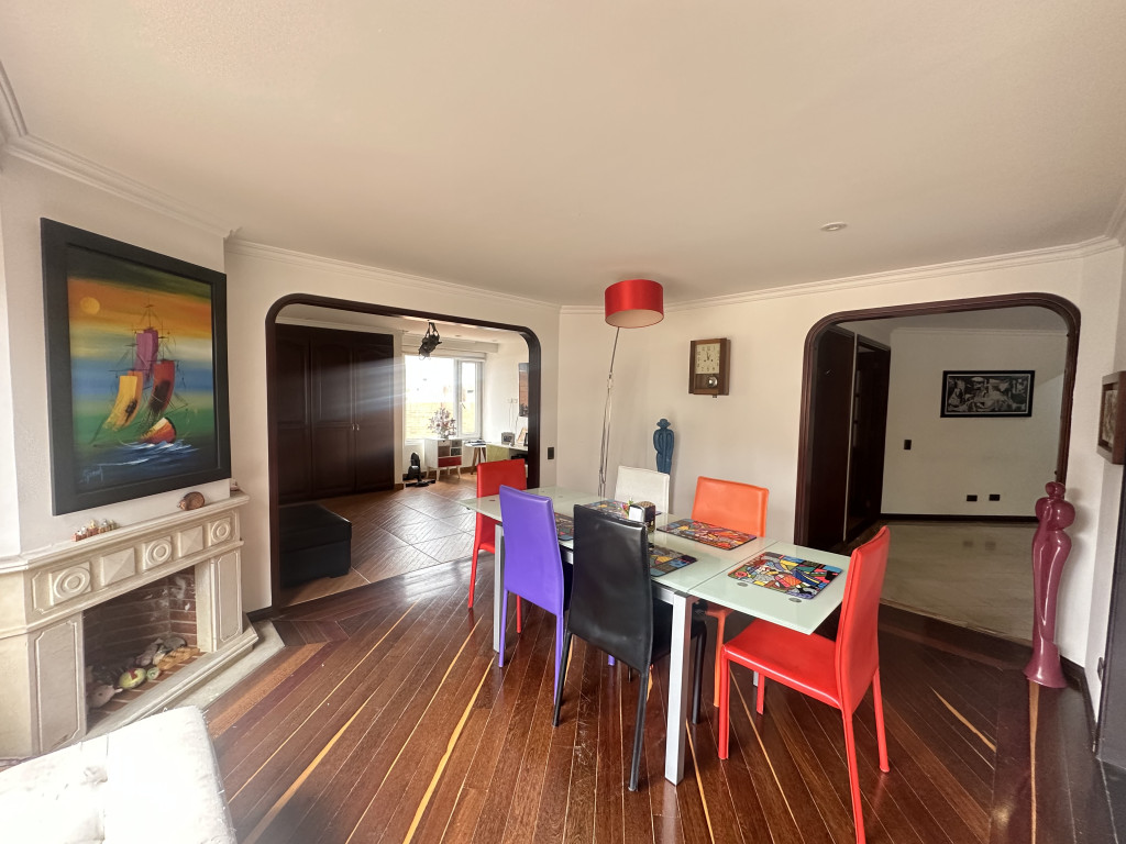 Apartamento de 2 alcobas en venta en Santa Paula, Bogotá, 144 m² · foto 3 de 19