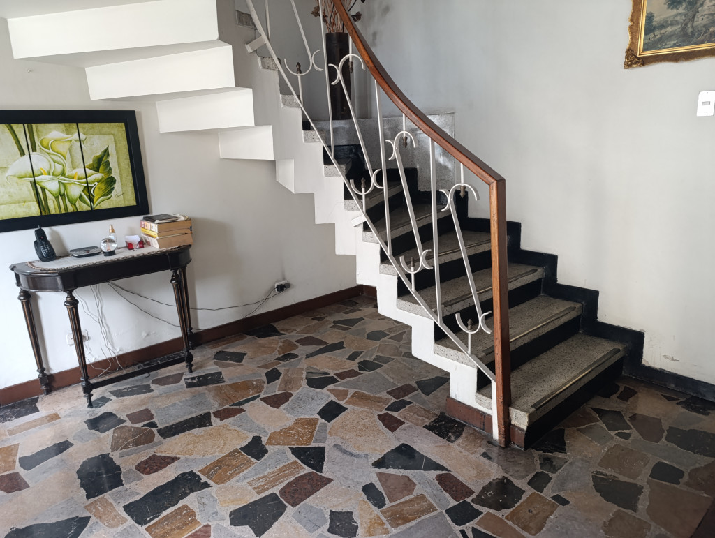 Casa de 3 alcobas en venta en Galerías, Bogotá, 301 m² · foto 2 de 11