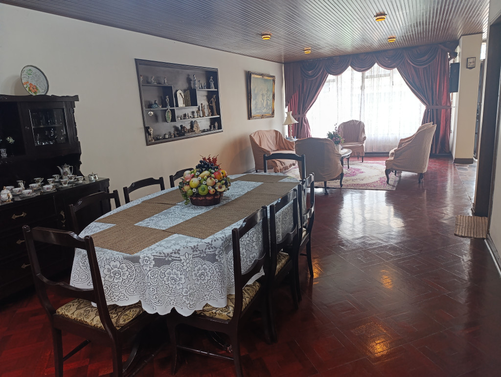 Casa de 3 alcobas en venta en Galerías, Bogotá, 301 m² · foto 3 de 11