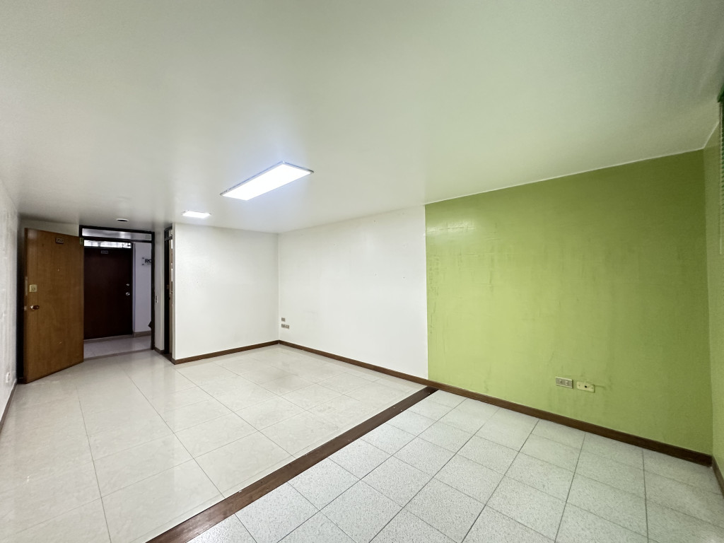 Consultorio en venta en Chico Norte, Bogotá, 23 m² · foto 2 de 3
