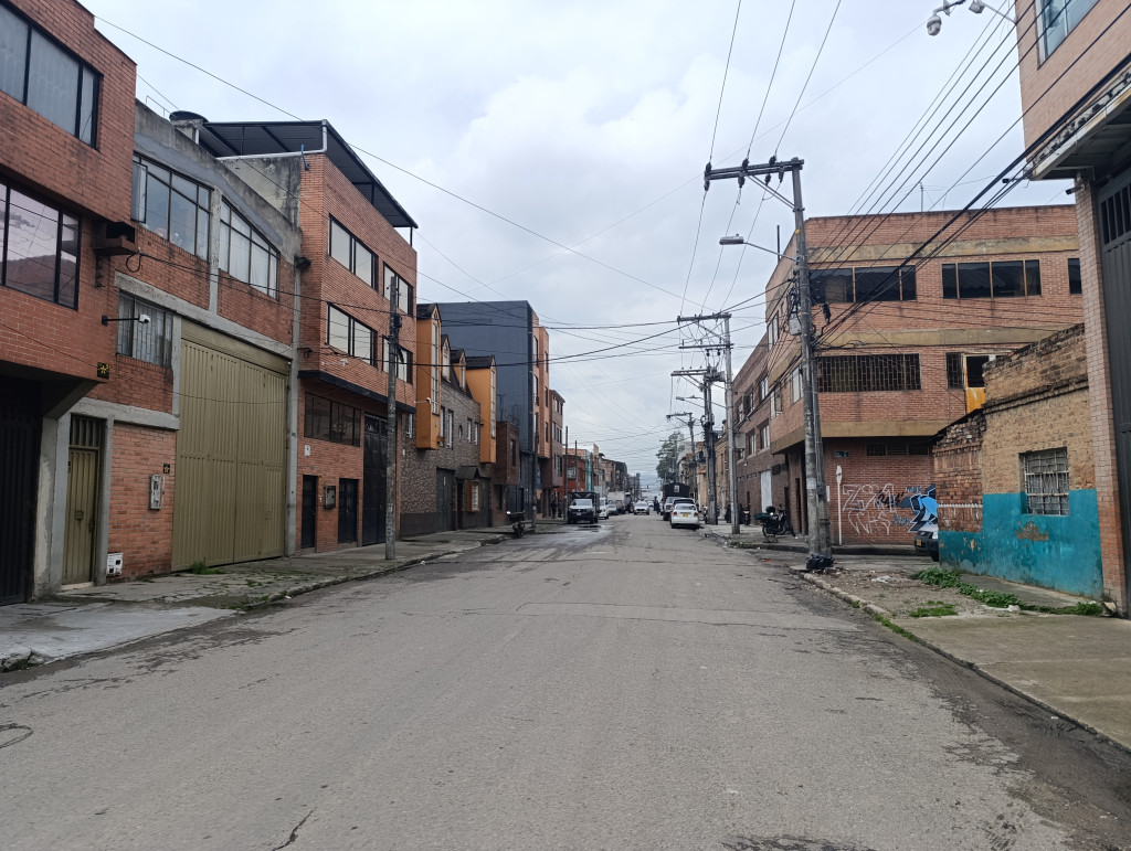 Bodega en venta en Puente Aranda, Bogotá, 150 m² · foto 2 de 13