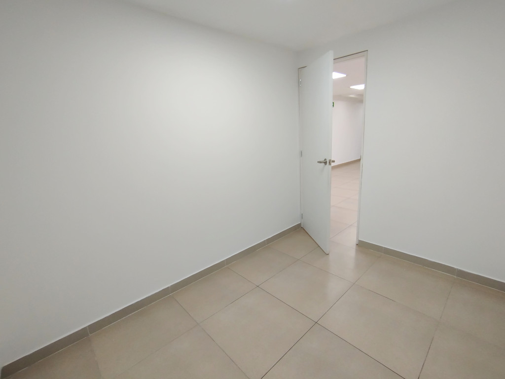 Oficina en arriendo en La Carolina, Bogotá, 174 m² · foto 5 de 16