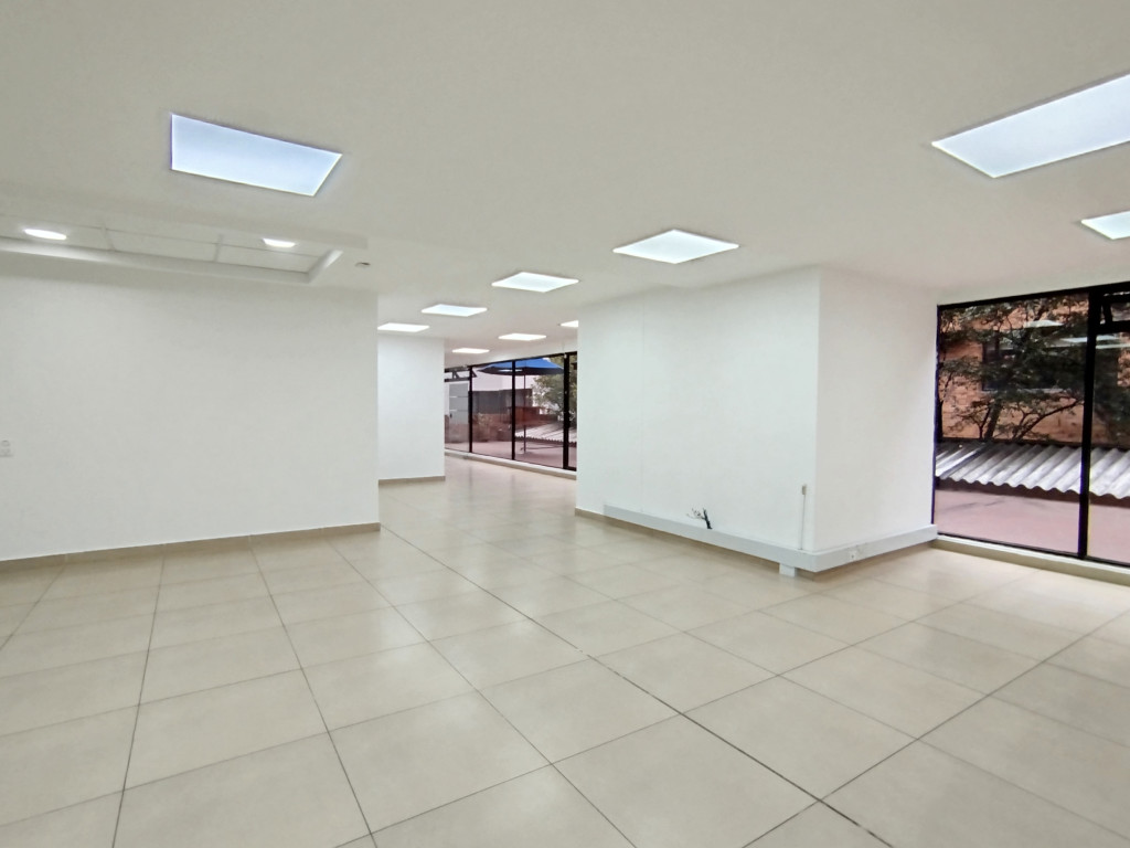 Oficina en arriendo en La Carolina, Bogotá, 174 m² · foto 2 de 16