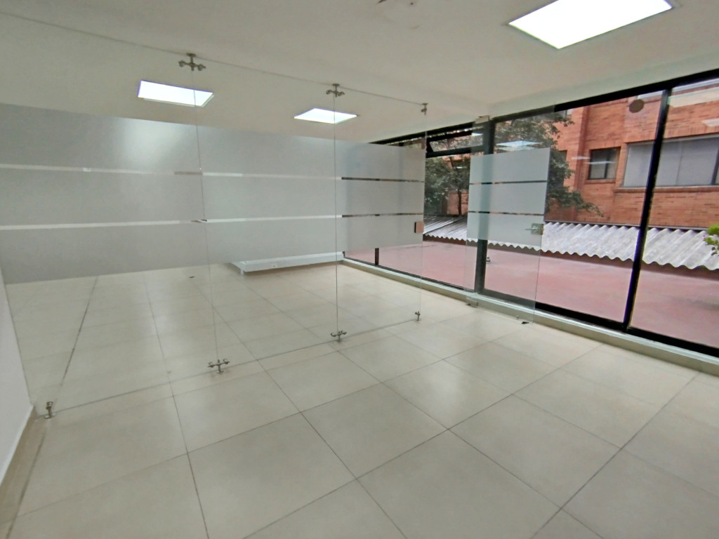 Oficina en arriendo en La Carolina, Bogotá, 174 m² · foto 8 de 16