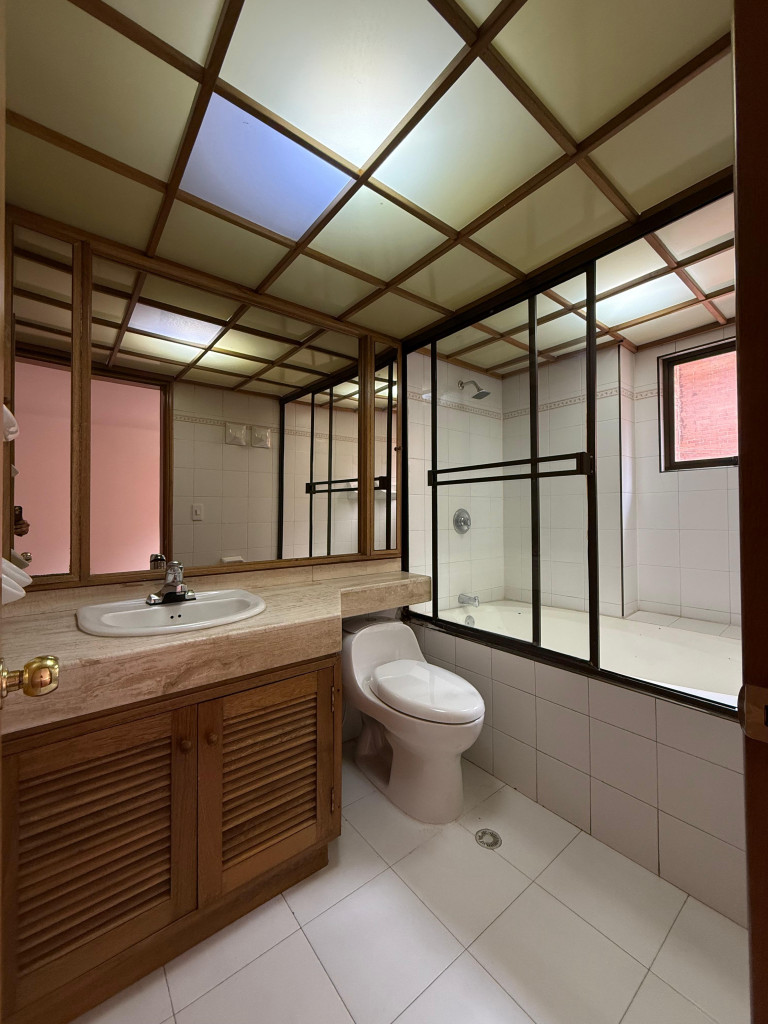 Apartamento de 3 alcobas en venta en Chico Norte Iii, Bogotá, 144 m² · foto 15 de 17