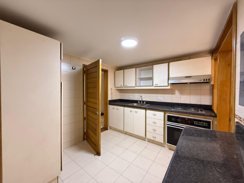 Apartamento de 3 alcobas en venta en Chico Norte Iii, Bogotá, 144 m² · foto 4 de 17