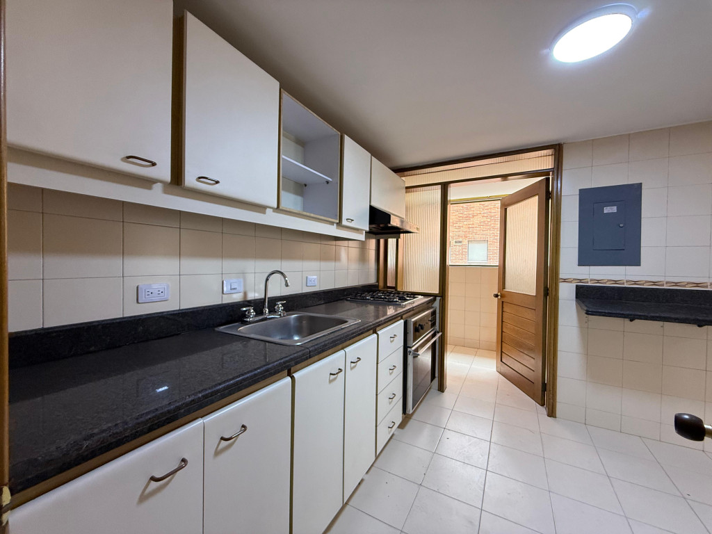 Apartamento de 3 alcobas en venta en Chico Norte Iii, Bogotá, 144 m² · foto 5 de 17