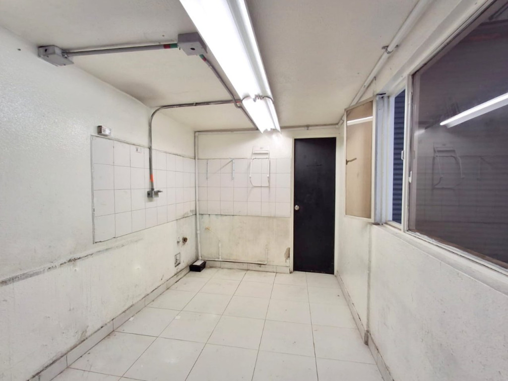 Bodega en arriendo en Villa Gladys, Bogotá, 423 m² · foto 6 de 8