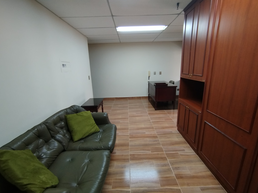 Oficina en arriendo en Santa Bárbara, Bogotá, 41 m² · foto 2 de 9