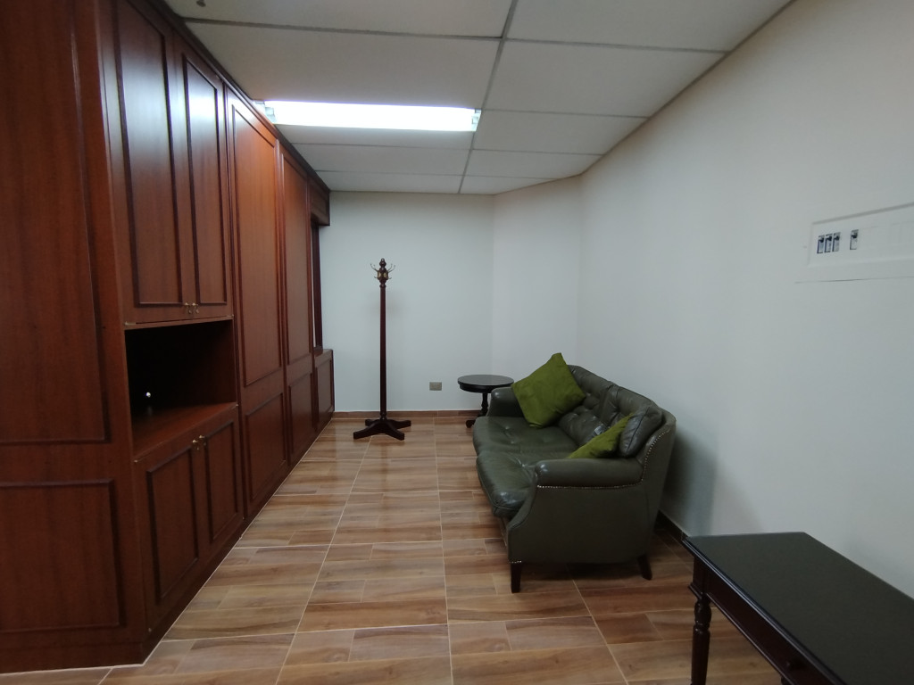 Oficina en arriendo en Santa Bárbara, Bogotá, 41 m² · foto 3 de 9