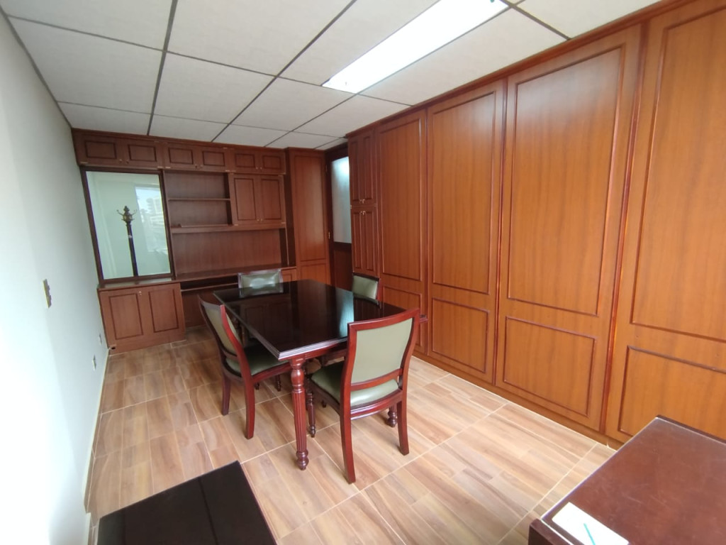 Oficina en arriendo en Santa Bárbara, Bogotá, 41 m² · foto 6 de 9