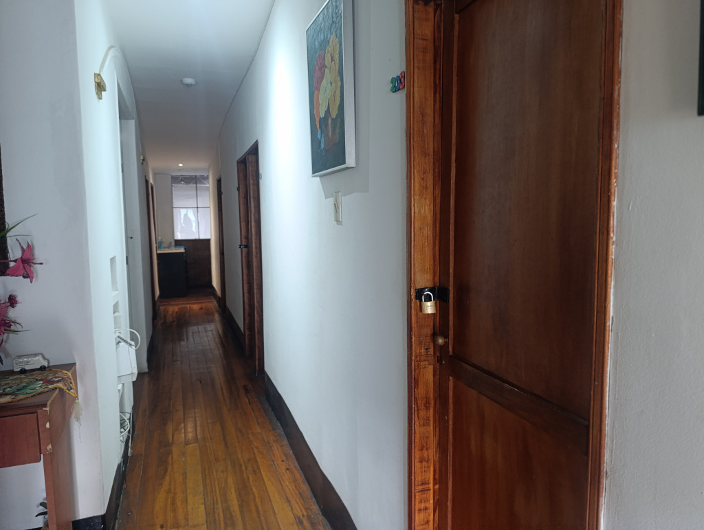 Casa de 21 alcobas en venta en Santa Teresita, Bogotá, 292 m² · foto 9 de 16