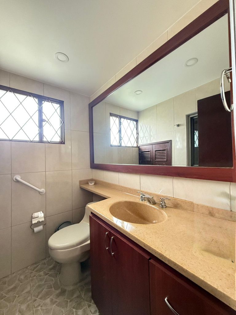 Casa en venta en Villa Magdala, Bogotá · foto 6 de 18