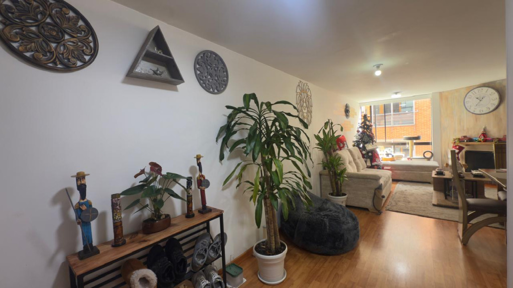 {{ ucwords(strtolower($inmueble['type'])) }}