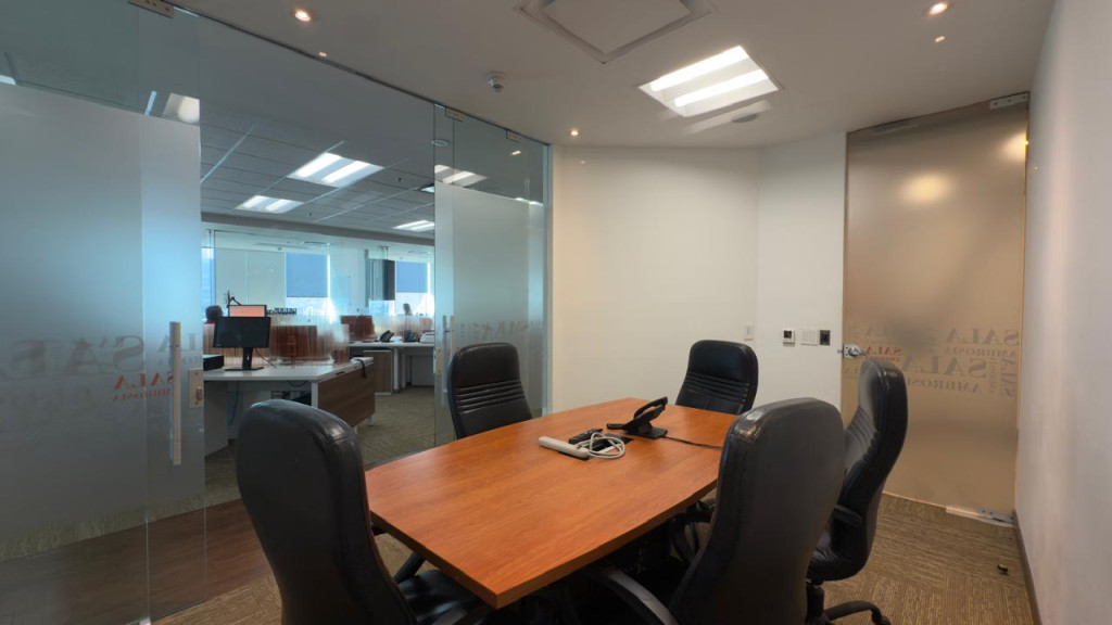 Oficina en venta en Santa Barbara, Bogotá, 316 m² · foto 14 de 17