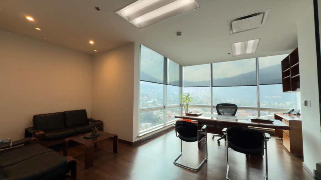 Oficina en venta en Santa Barbara, Bogotá, 316 m² · foto 6 de 17