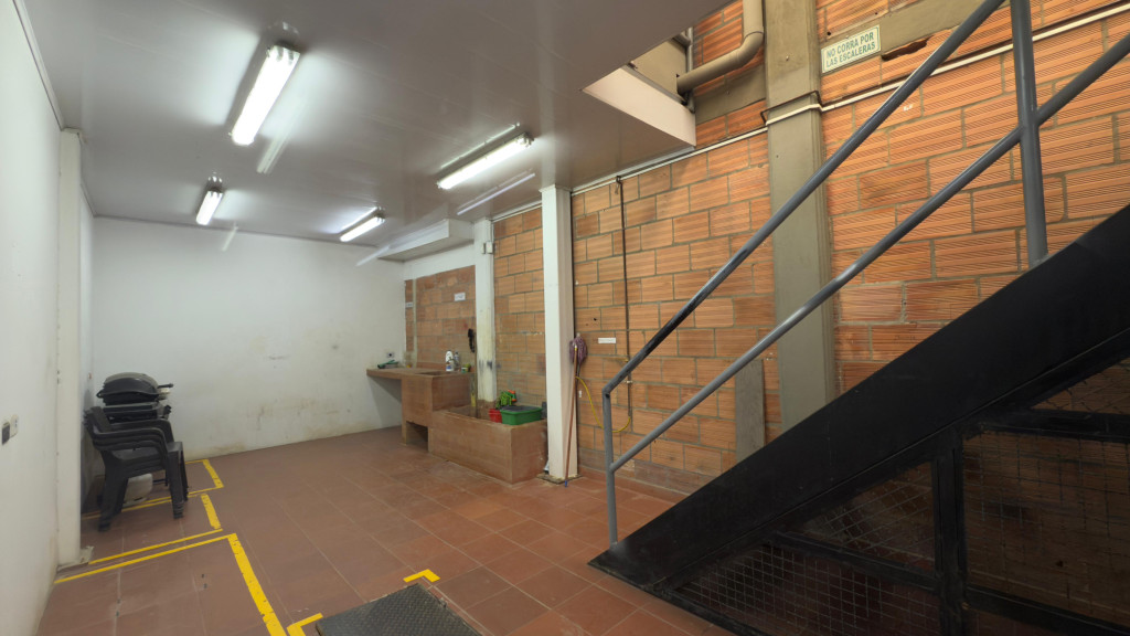 Bodega en venta en San Fernando, Bogotá, 253 m² · foto 4 de 18