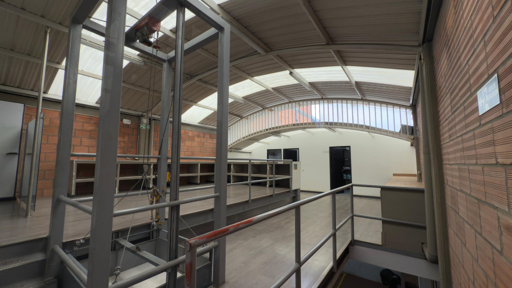 Bodega en venta en San Fernando, Bogotá, 253 m² · foto 6 de 18