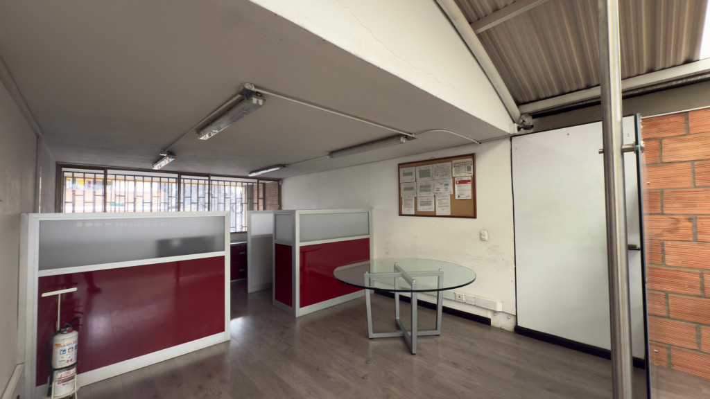 Bodega en venta en San Fernando, Bogotá, 253 m² · foto 8 de 18