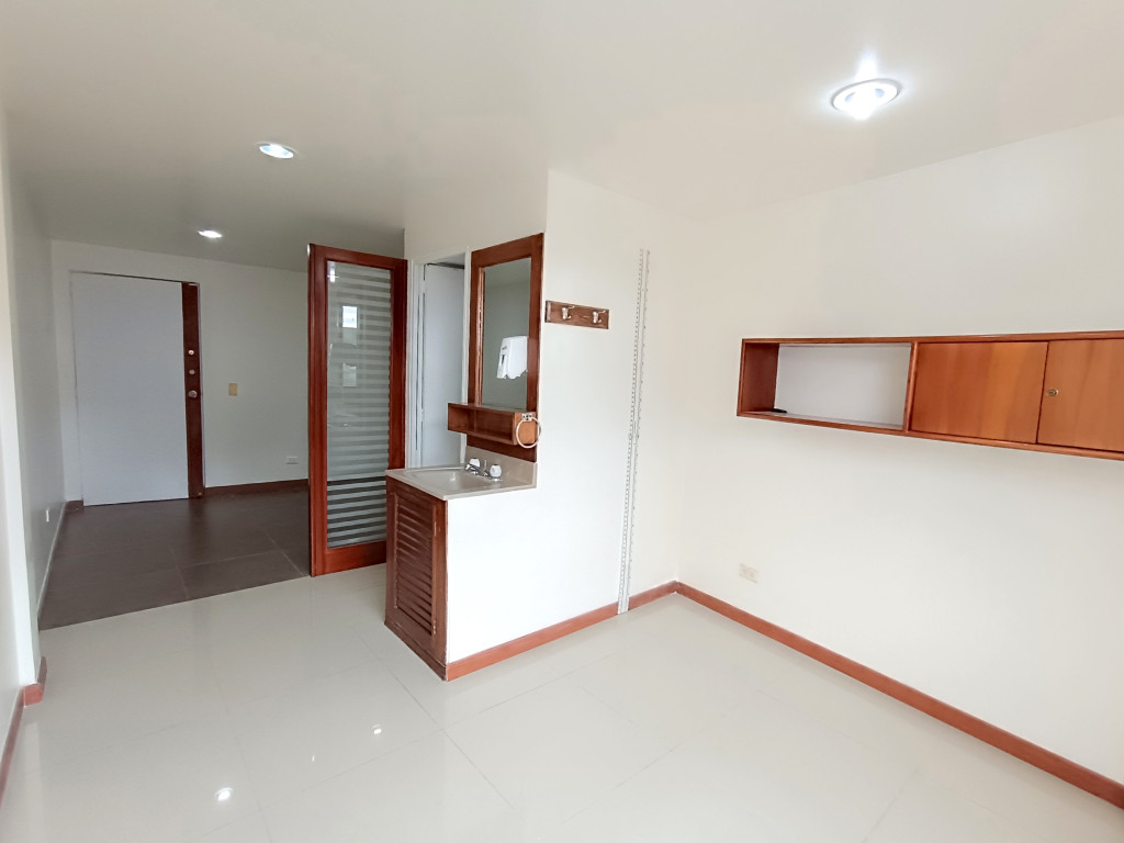 Consultorio en arriendo en Santa Barbara, Bogotá, 20 m² · foto 4 de 10