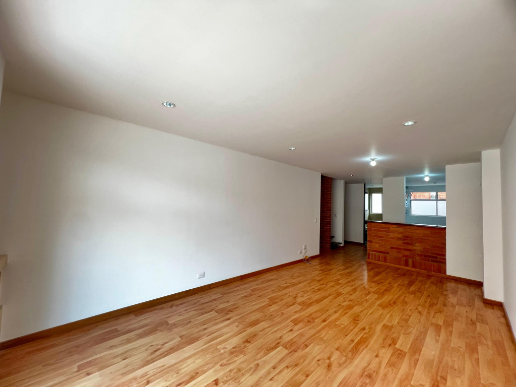 Apartamento en venta en Puente Largo, Bogotá · foto 2 de 16