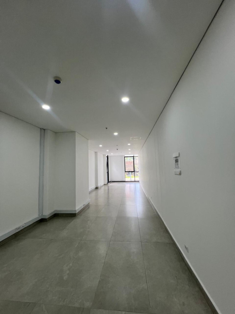 Oficina en arriendo en Puente Largo, Bogotá, 50 m² · foto 3 de 13