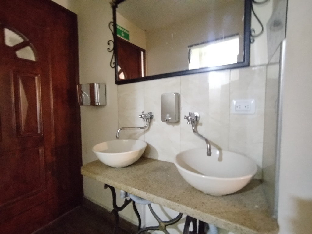 Local en arriendo en El Lago, Bogotá, 210 m² · foto 15 de 17