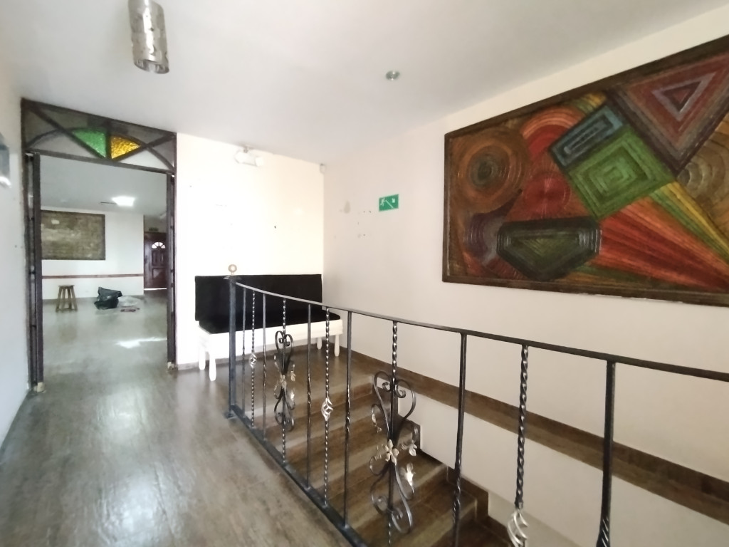 Local en arriendo en El Lago, Bogotá, 210 m² · foto 3 de 17