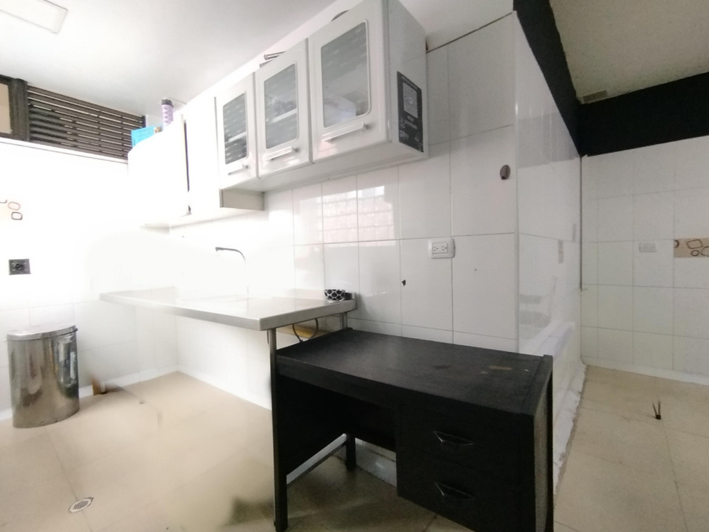 Local en arriendo en El Lago, Bogotá, 210 m² · foto 6 de 17