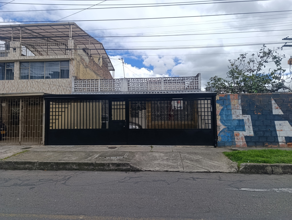 Foto de CASA en El Encanto-Engativá