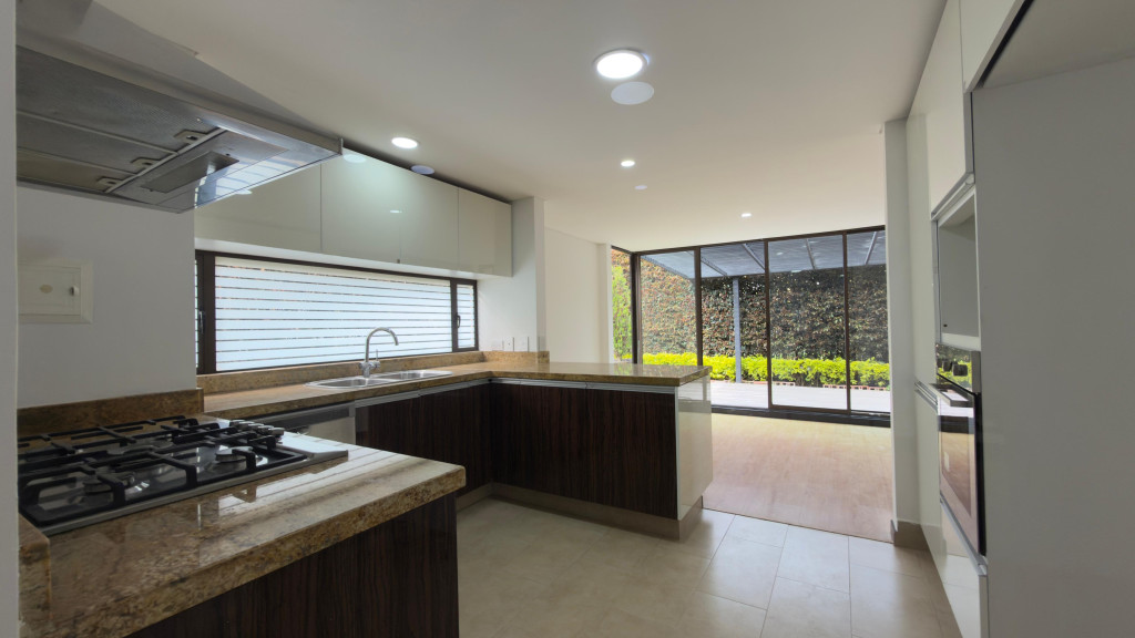 Apartamento en venta en Conjunto Torremolinos, Bogotá · foto 6 de 24