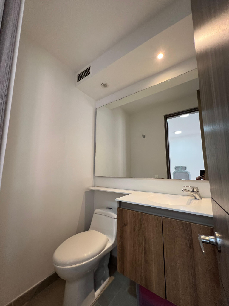 Apartaestudio en venta en Gran Granada, Bogotá, 35 m² · foto 3 de 12