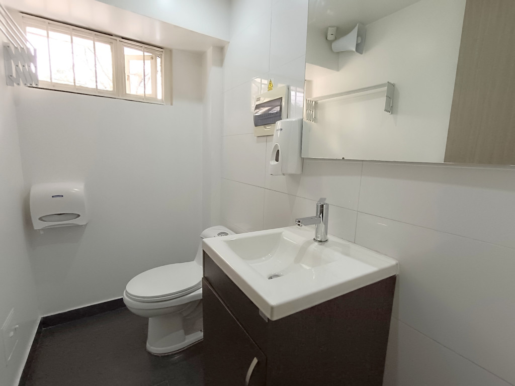 Consultorio en arriendo en El Virrey, Bogotá, 60 m² · foto 8 de 15