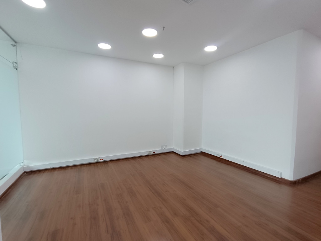 Oficina en arriendo en Santa Barbara, Bogotá, 70 m² · foto 4 de 13