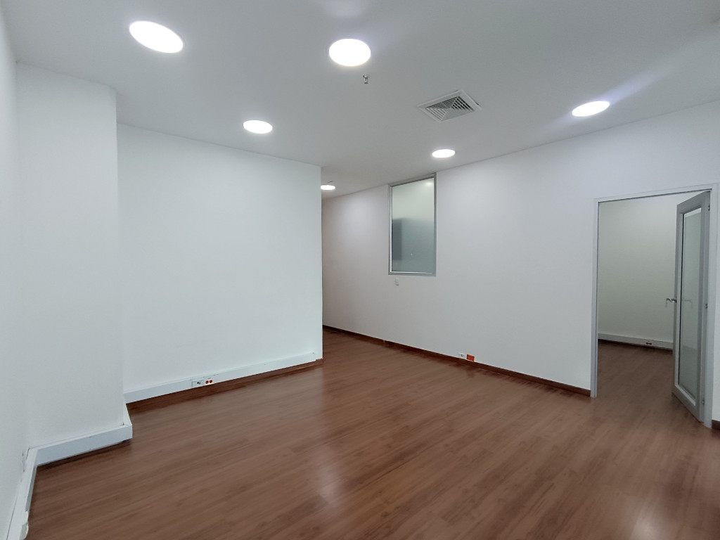 Oficina en arriendo en Santa Barbara, Bogotá, 70 m² · foto 5 de 13