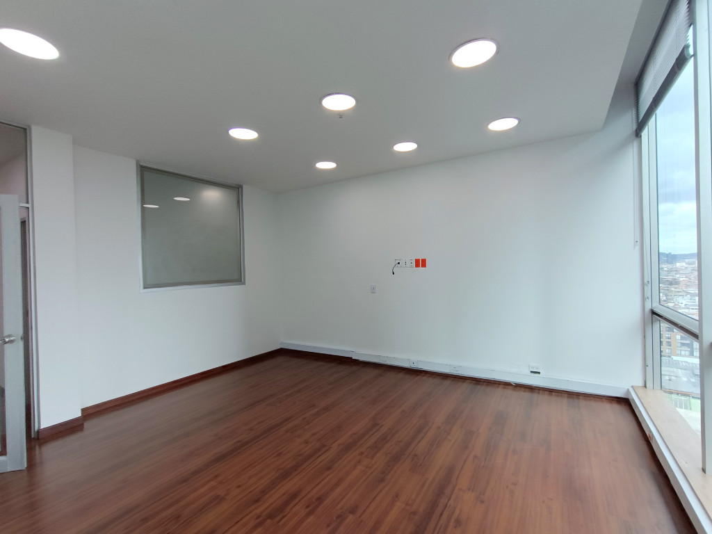 Oficina en arriendo en Santa Barbara, Bogotá, 70 m² · foto 9 de 13