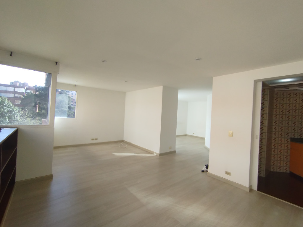 Apartamento de 1 alcoba en arriendo en Los Rosales, Bogotá, 46 m² · foto 4 de 8