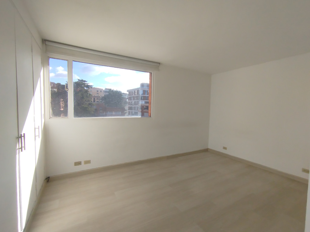 Apartamento de 1 alcoba en arriendo en Los Rosales, Bogotá, 46 m² · foto 6 de 8